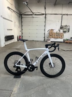 Trek Madone SLR gen8 Project One M/L
