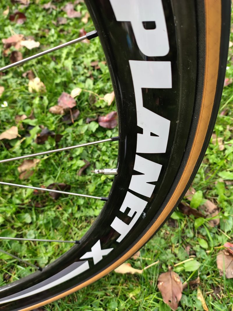 Silnička Giant Defy celokarbon 