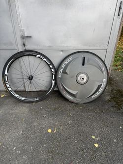 Přední zapletené kolo plus disk na časovku