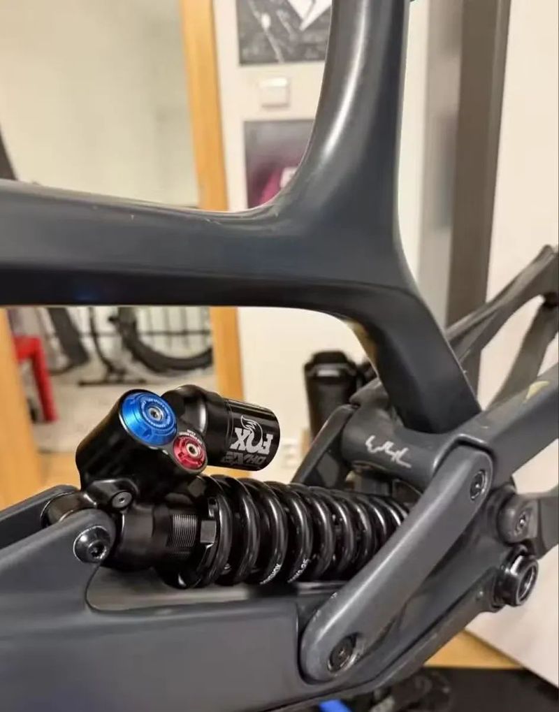 YT Tues 29 Long rám
