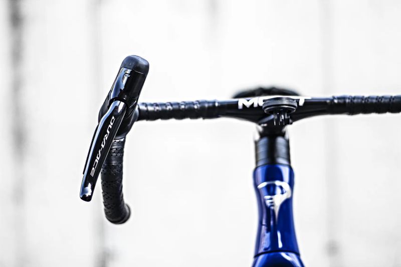 Pinarello Dogma F Glory Blue, Shimano Dura-Ace Di2, Drive Helix