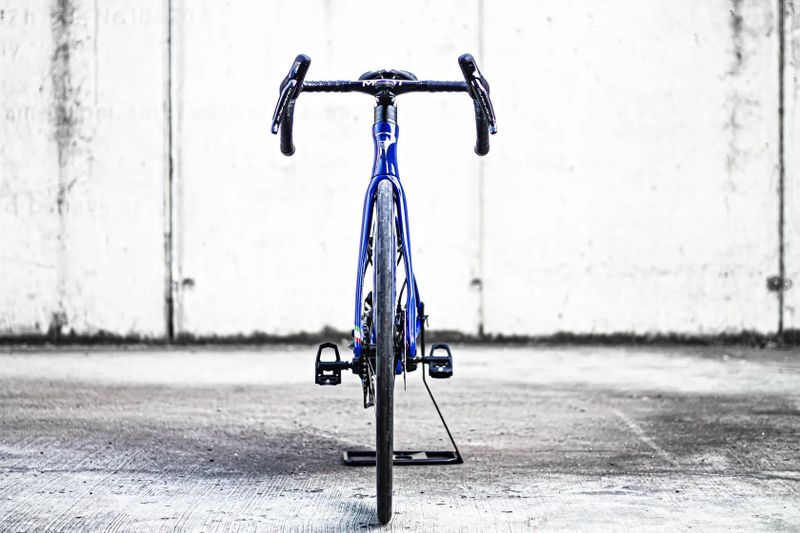 Pinarello Dogma F Glory Blue, Shimano Dura-Ace Di2, Drive Helix