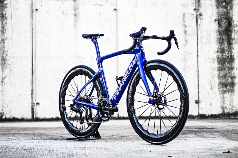 Pinarello Dogma F Glory Blue, Shimano Dura-Ace Di2, Drive Helix