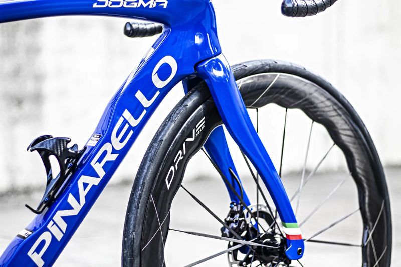 Pinarello Dogma F Glory Blue, Shimano Dura-Ace Di2, Drive Helix