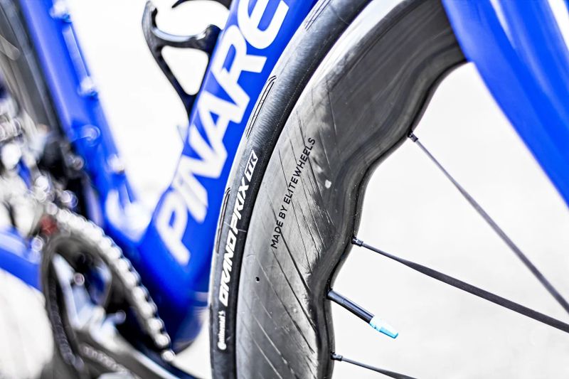 Pinarello Dogma F Glory Blue, Shimano Dura-Ace Di2, Drive Helix