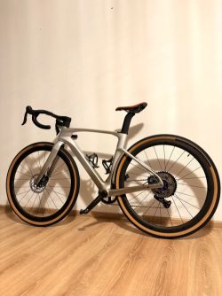 Carbonový Gravel 2025