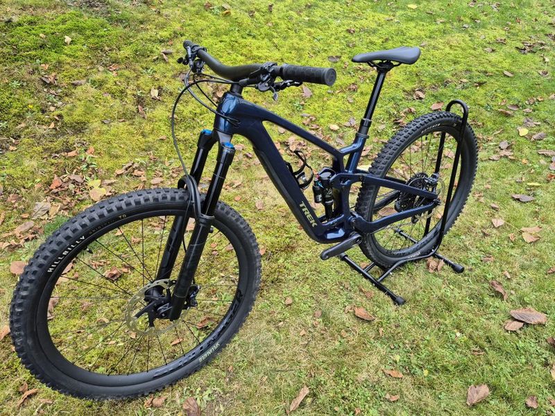 Prodám Trek Fuel EX 9.8 GX GEN 6, velikost M v záruce