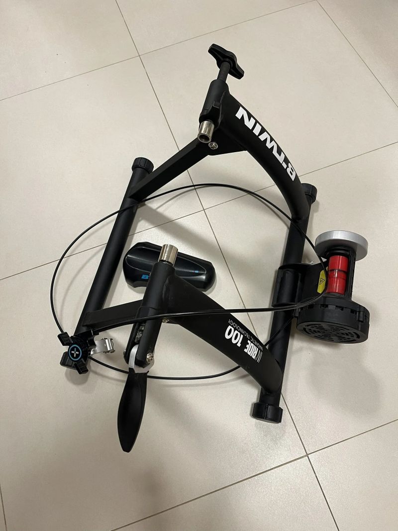 Trenažér BTWIN INRIDE 100