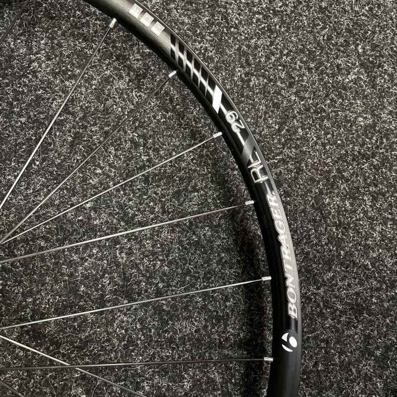 Výprodej nových předních kol Bontrager 29”