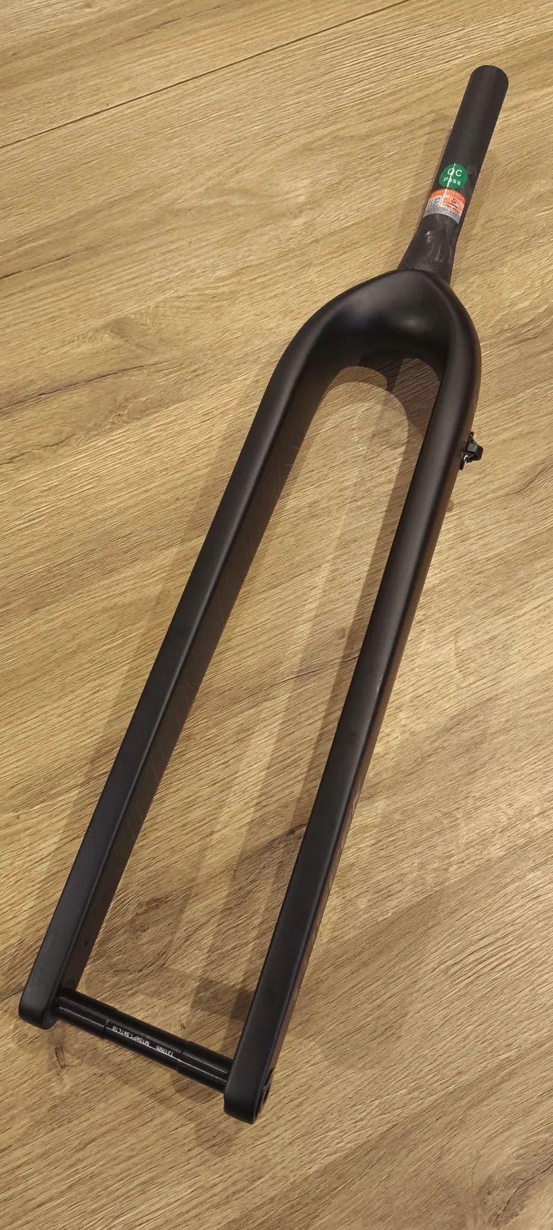 PEVNÁ KARBONOVÁ VIDLICE TOSEEK 29"