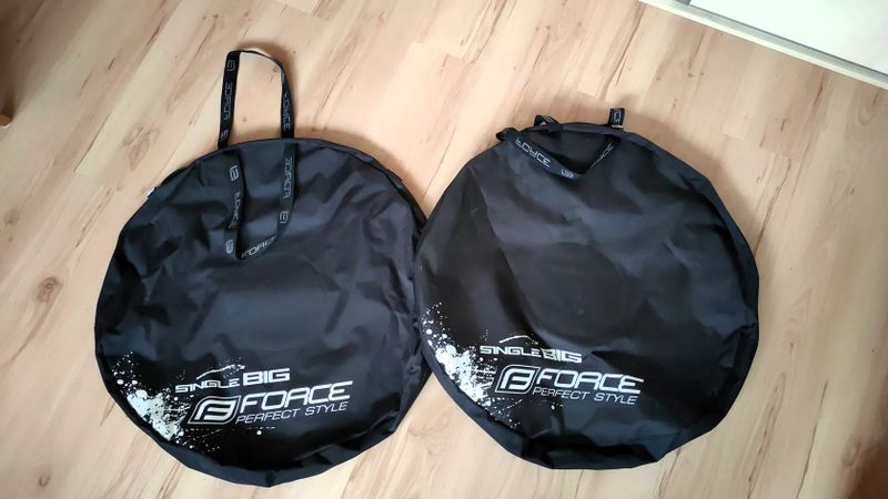 Přepravní obal na jednotlivá kola