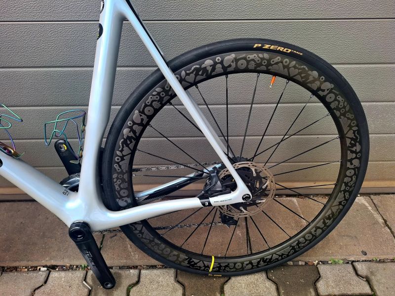 Basso Diamante na Sram Force, Mavic SLR limited, komba a wattak