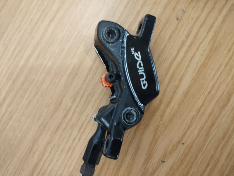 SRAM GUIDE RE - čtyřpístkové
