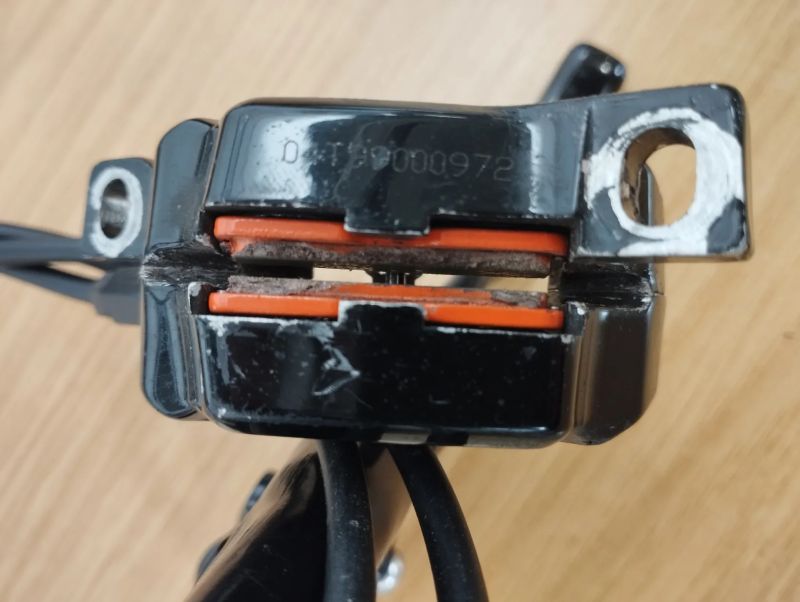SRAM GUIDE RE - čtyřpístkové