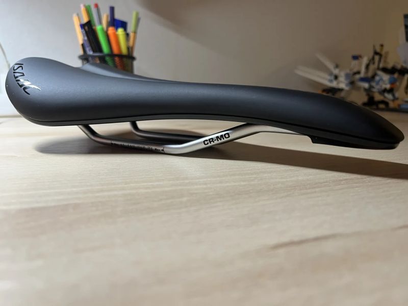 Nové sedlo Isaac 140 mm