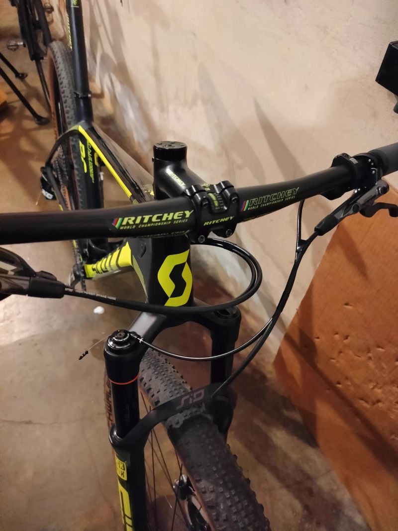 Scott Scale RC World Cup HMX carbon vel. L