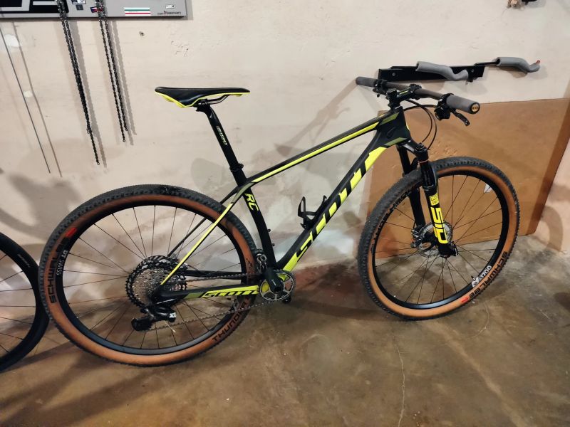 Scott Scale RC World Cup HMX carbon vel. L