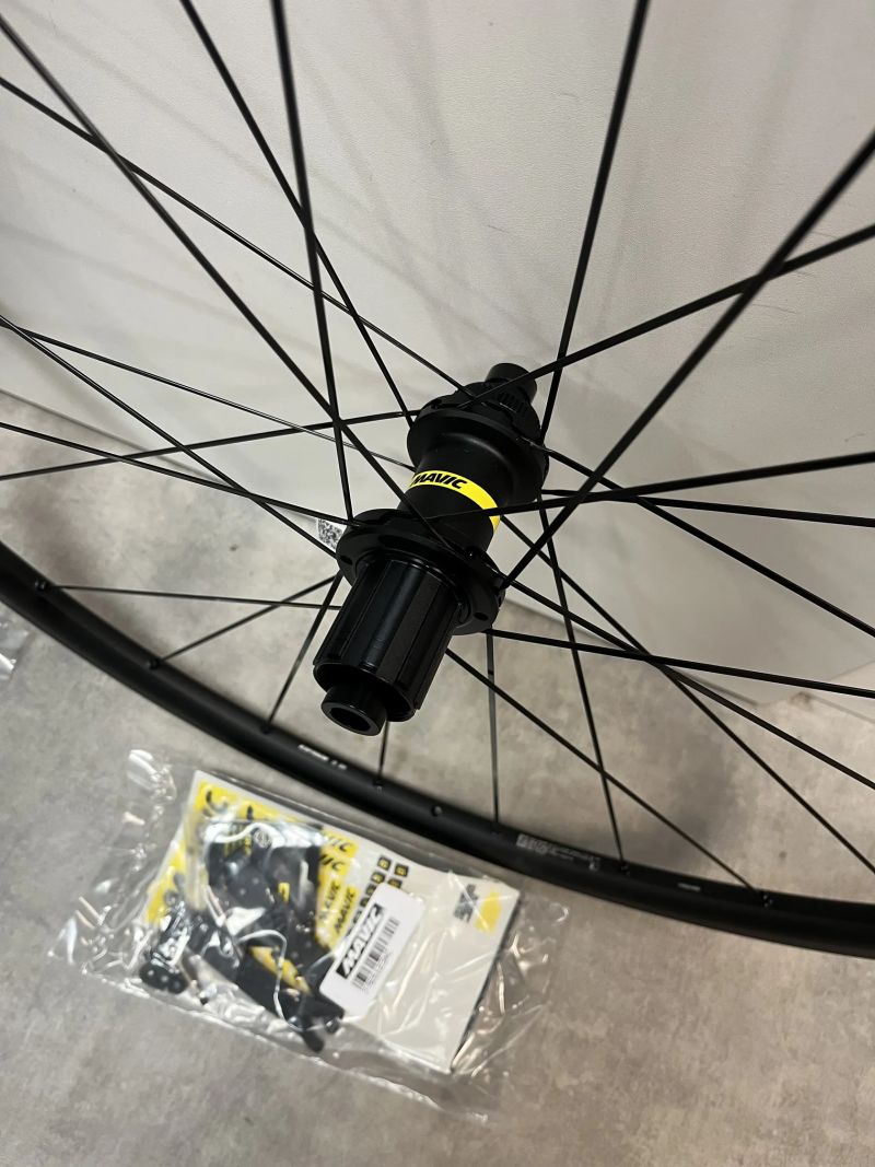 Set zapletených kol Mavic Ksyrium S Disc CL