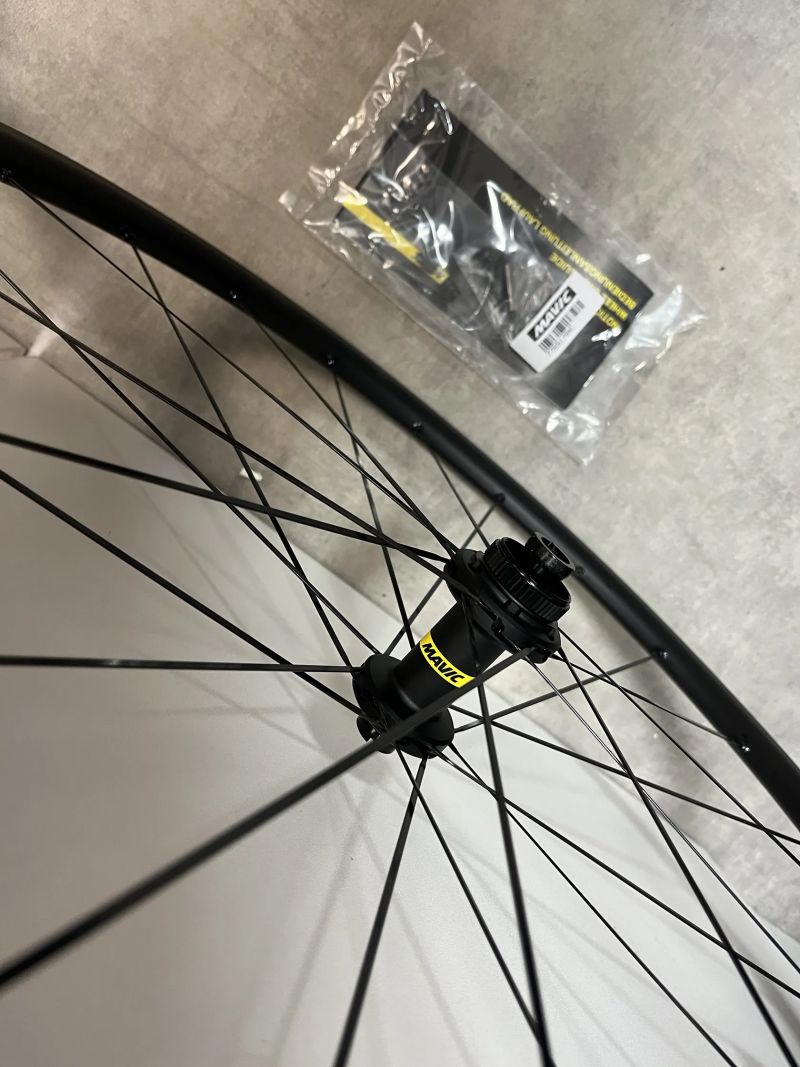 Set zapletených kol Mavic Ksyrium S Disc CL