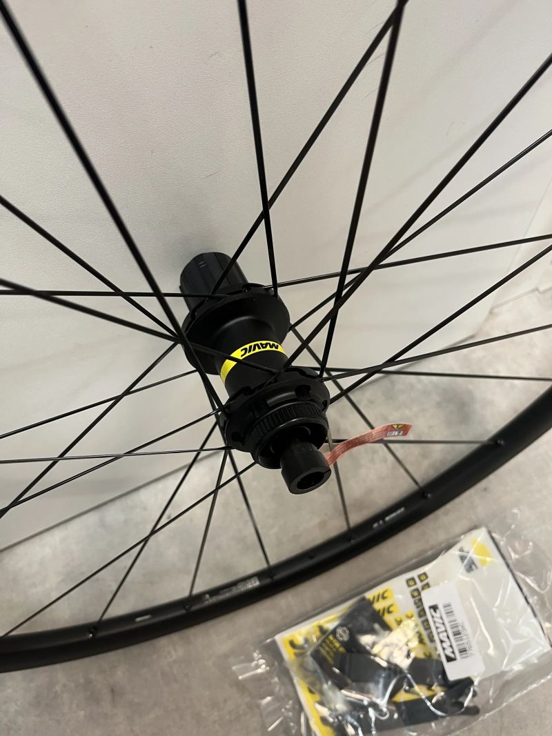 Set zapletených kol Mavic Ksyrium S Disc CL