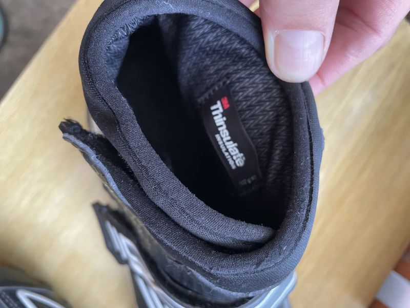 Zimní tretry Exustar vel. 45 + carbon tretry Chain + dárek vesta Decathlon vel. XL