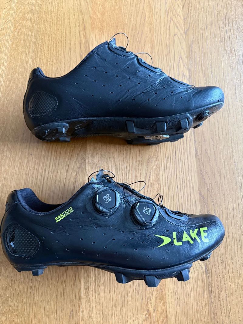 Prodám karbonové tretry MTB Lake MX332 SuperCross (klokaní kůže), velikost 43