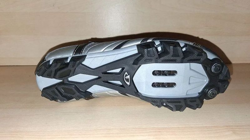 Dámské cyklistické tretry Giro Riela