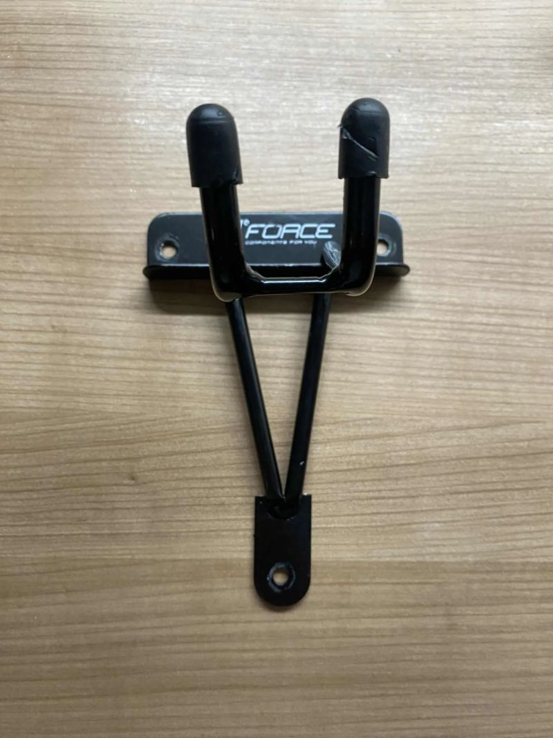Držák kola na zeď