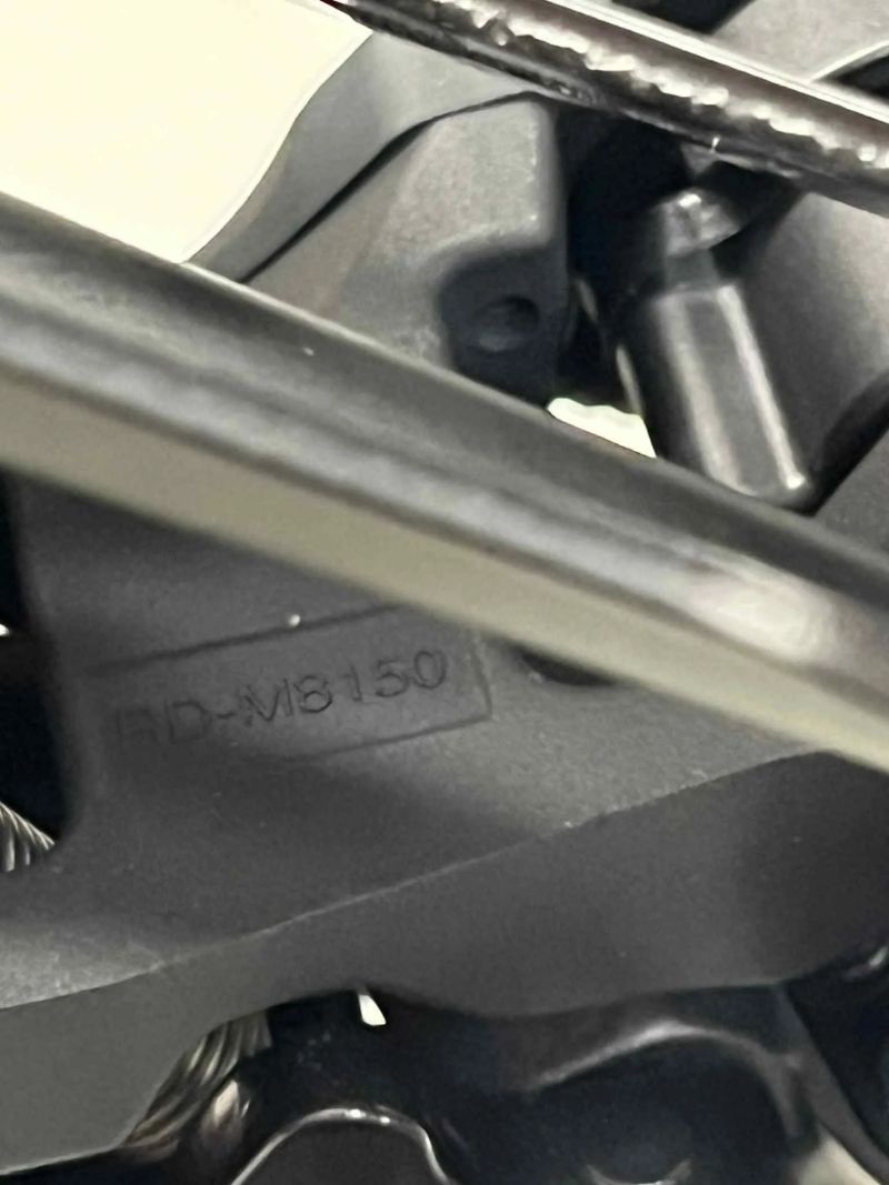 Přehazovačka Shimano Deore XT RD-M8150 Di2 s řazením Shimano XT SW-M8150 Di2