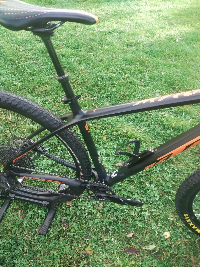 KARBONOVÉ HORSKÉ KTM .,. SUPER STAV .,.JAKO NOVÉ
