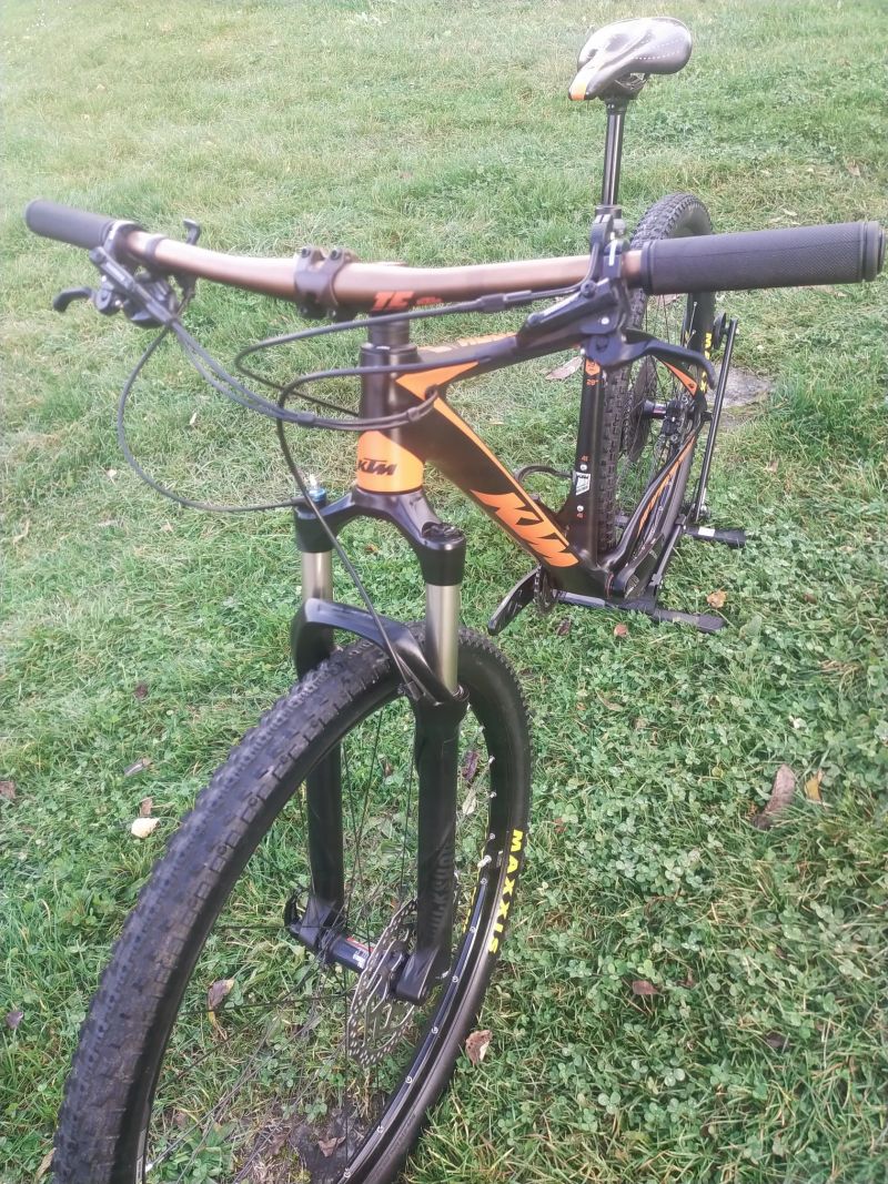 KARBONOVÉ HORSKÉ KTM .,. SUPER STAV .,.JAKO NOVÉ