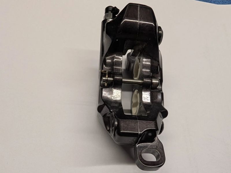 Novy ctyrpistkovy brzdovy trmen Shimano XT 8120