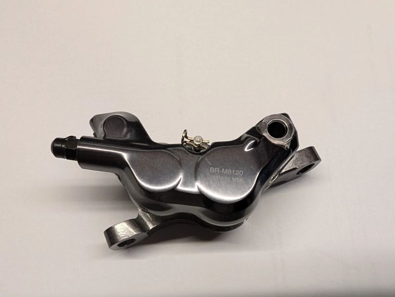 Novy ctyrpistkovy brzdovy trmen Shimano XT 8120