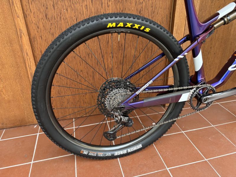 CANYON LUX CFR, vel. L - 495 mm - zakázková stavba - SHIMANO XTR 1 x 12 / FOX / DT SWISS 