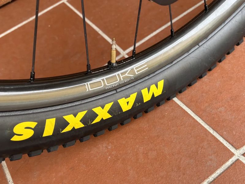 CANYON LUX CFR, vel. L - 495 mm - zakázková stavba - SHIMANO XTR 1 x 12 / FOX / DT SWISS 