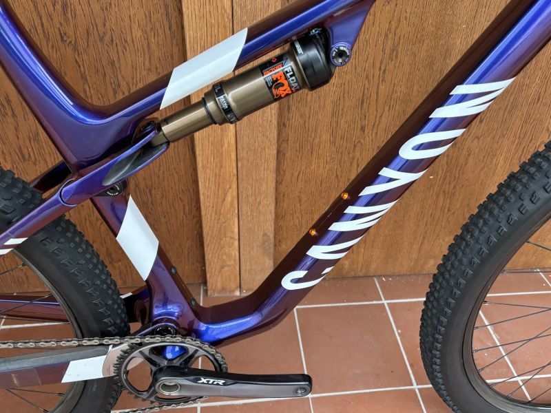 CANYON LUX CFR, vel. L - 495 mm - zakázková stavba - SHIMANO XTR 1 x 12 / FOX / DT SWISS 