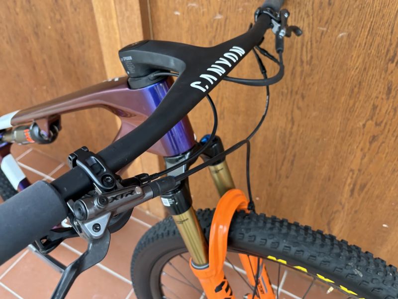 CANYON LUX CFR, vel. L - 495 mm - zakázková stavba - SHIMANO XTR 1 x 12 / FOX / DT SWISS 