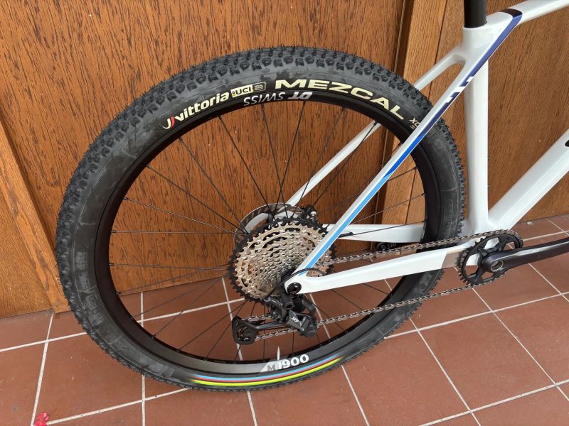 CANYON EXCEED CFR - SHIMANO XT 1 x 12 - VEL. M (46 cm) - NOVĚ POSTAVENO