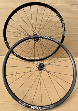 Kola gravel-road DT SWISS R 500, NOVATEC 791+792 CL Disc Tubeless - 1780 g