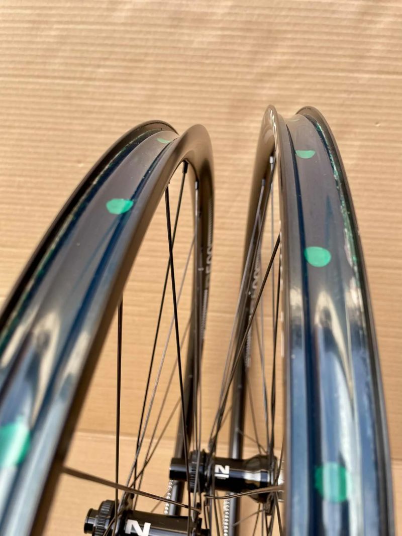 Kola gravel-road DT SWISS R 500, NOVATEC 791+792 CL Disc Tubeless - 1780 g