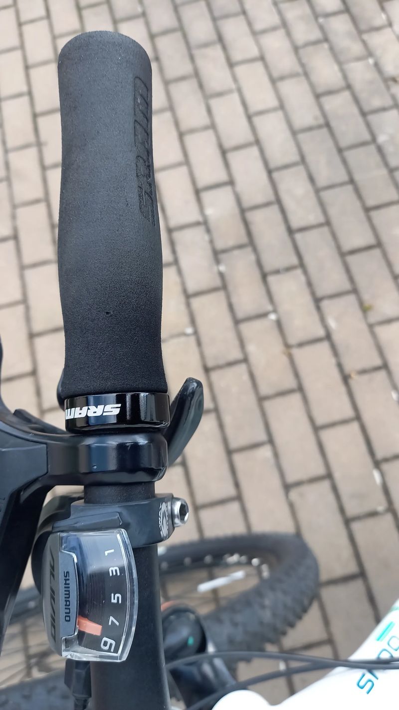 Dámské / Dívčí horské kolo Focus Donna 3,0, Vel. S, kola 26"