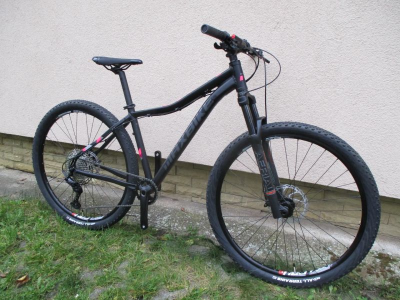 Nové dámské 29" kolo Maxbike 509D 17", vzduchová vidlice RST Aerial, Deore 1x11, pevná osa