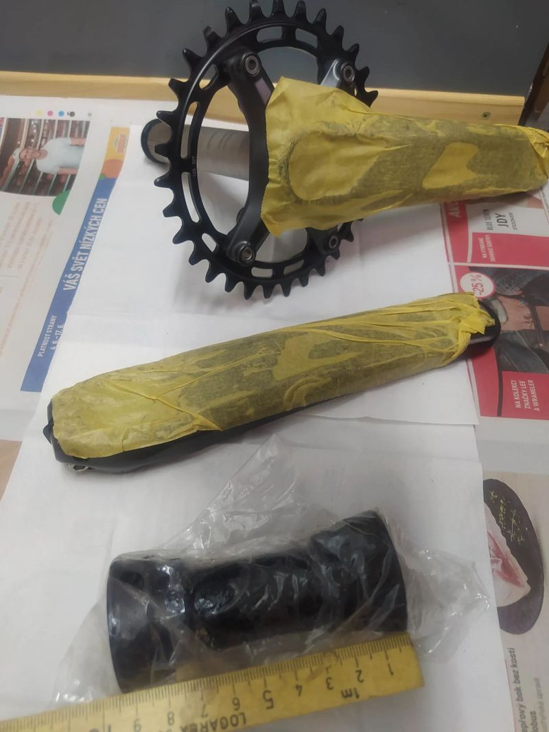 Shimano pětistovky kliky + střed