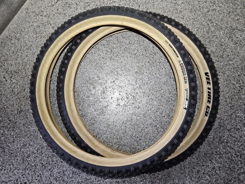 Vee Tire Crown Gem 20x2.25" (2ks)