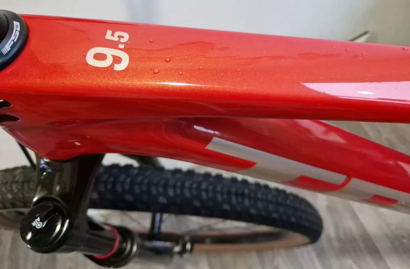 NOVÝ Trek Procaliber 9.5 Gen 3 - karbon+teleskop