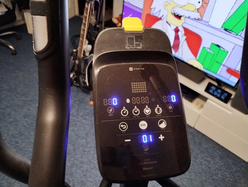 Eliptický trenažér EL520 samonapájecí 