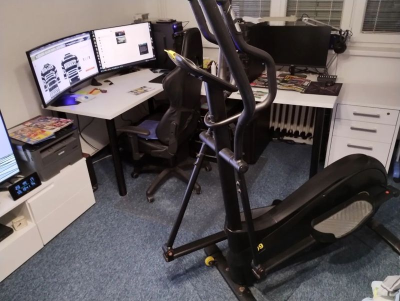 Eliptický trenažér EL520 samonapájecí 