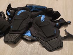 Prodám chrániče Enduro / Downhill 7idp Flex