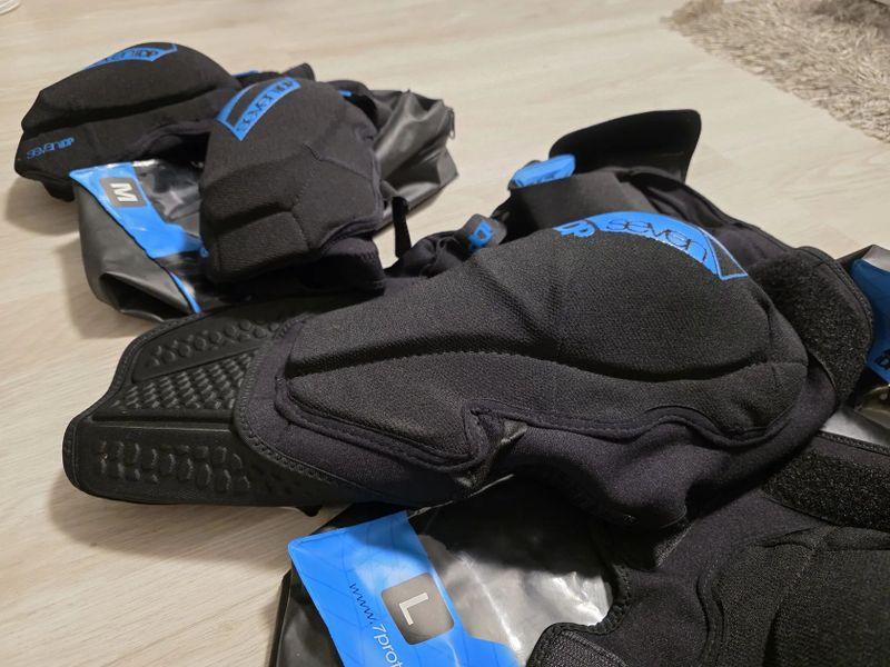 Prodám chrániče Enduro / Downhill 7idp Flex