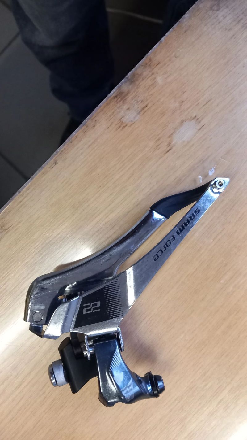Přesmykač Sram Force a přesmykač campagnolo veloce 